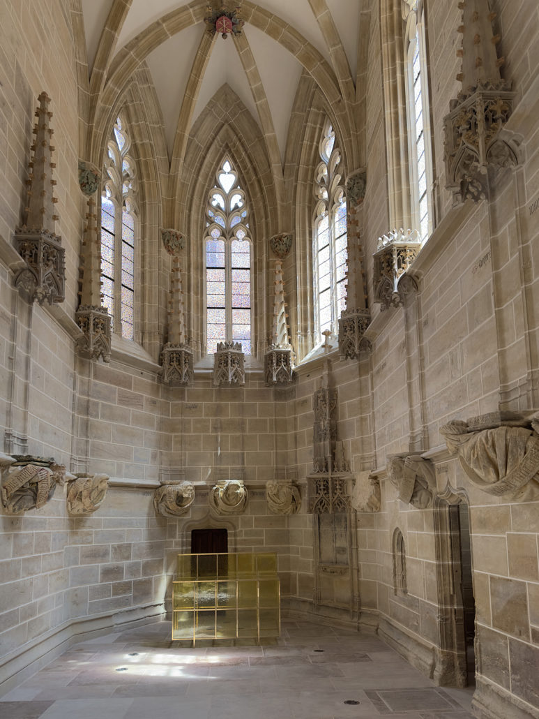 Vitraux Chapelle de Cluny 1/5